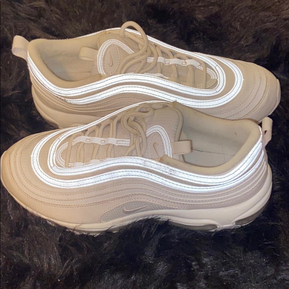 Nike tennis shoes